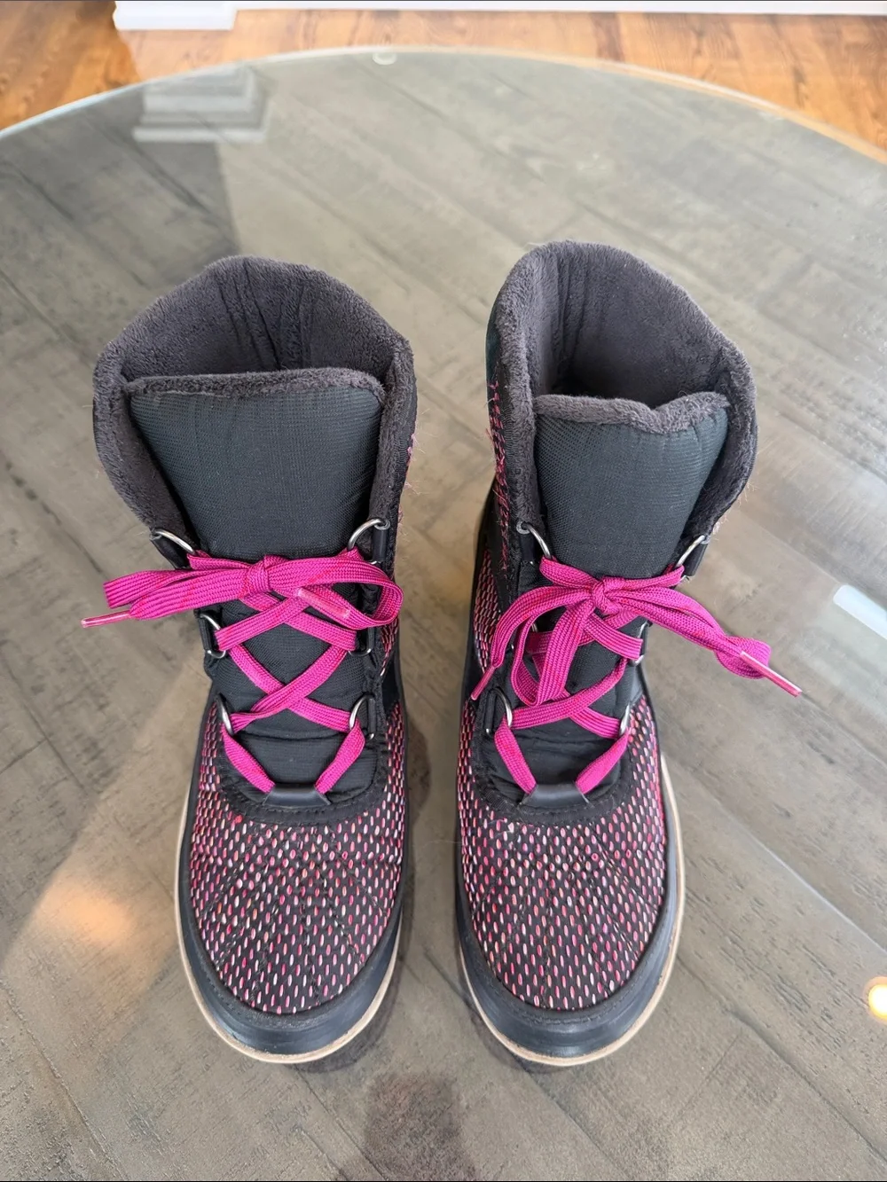 Sorel Tivoki Women's‎ Black and Pink Insulated Waterproof Winter Boots. Size 8